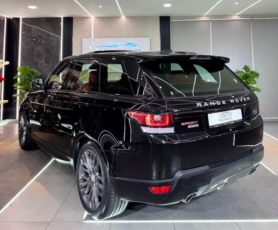 ELITE RANGE ROVER SPORT || SUPERCHARGED || GCC || FULLY LOADED || ACCIDENTS FREE - Image 12