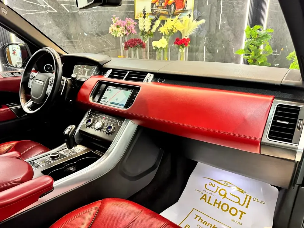 ELITE RANGE ROVER SPORT || SUPERCHARGED || GCC || FULLY LOADED || ACCIDENTS FREE - Image 14