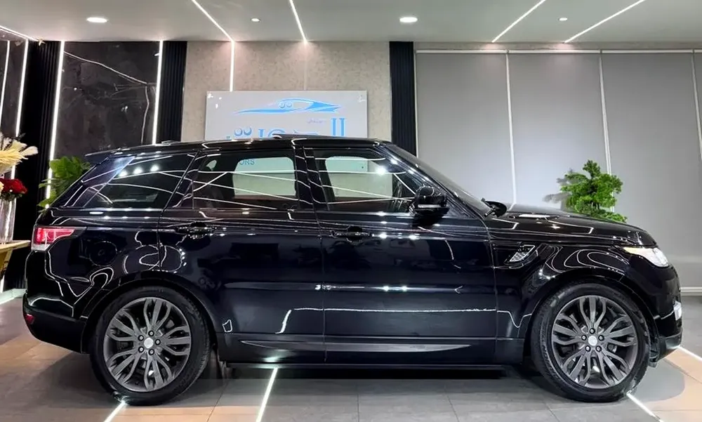 ELITE RANGE ROVER SPORT || SUPERCHARGED || GCC || FULLY LOADED || ACCIDENTS FREE - Image 6