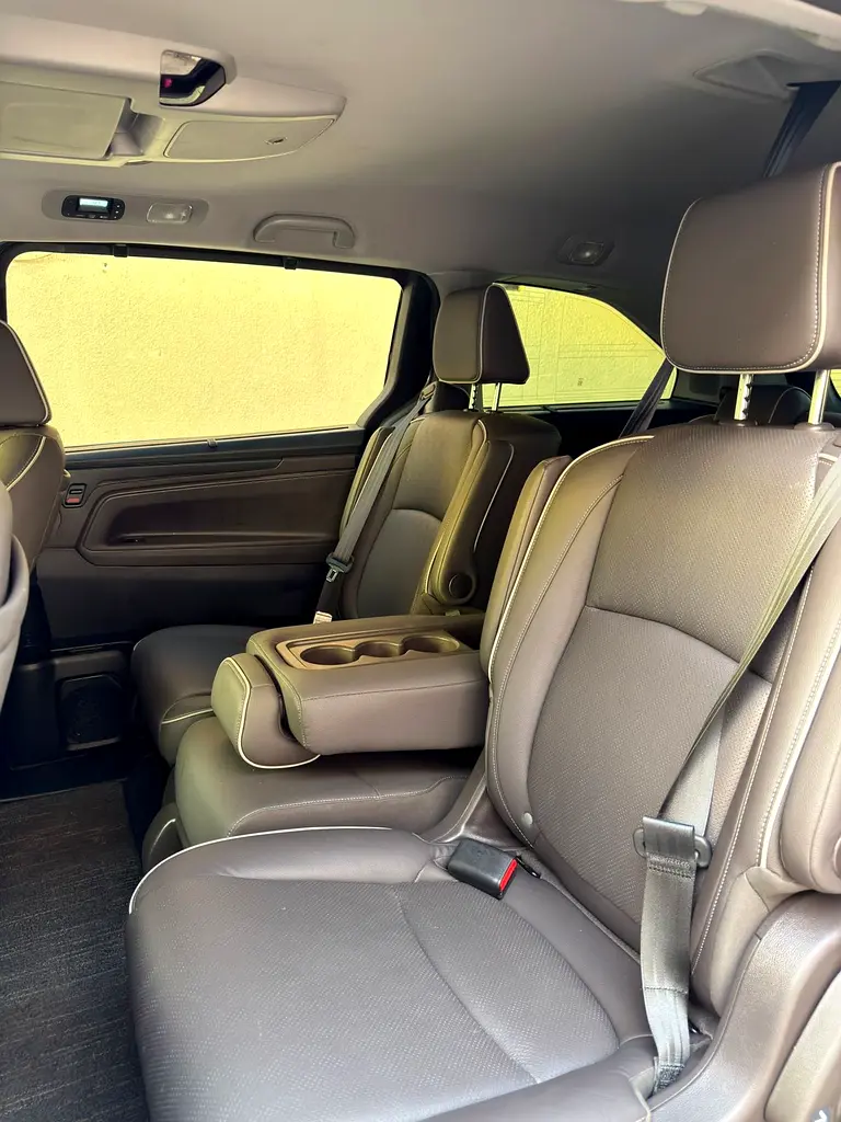Honda Odyssey Touring Elite 2023 - Korean Specs - Like New - Image 12