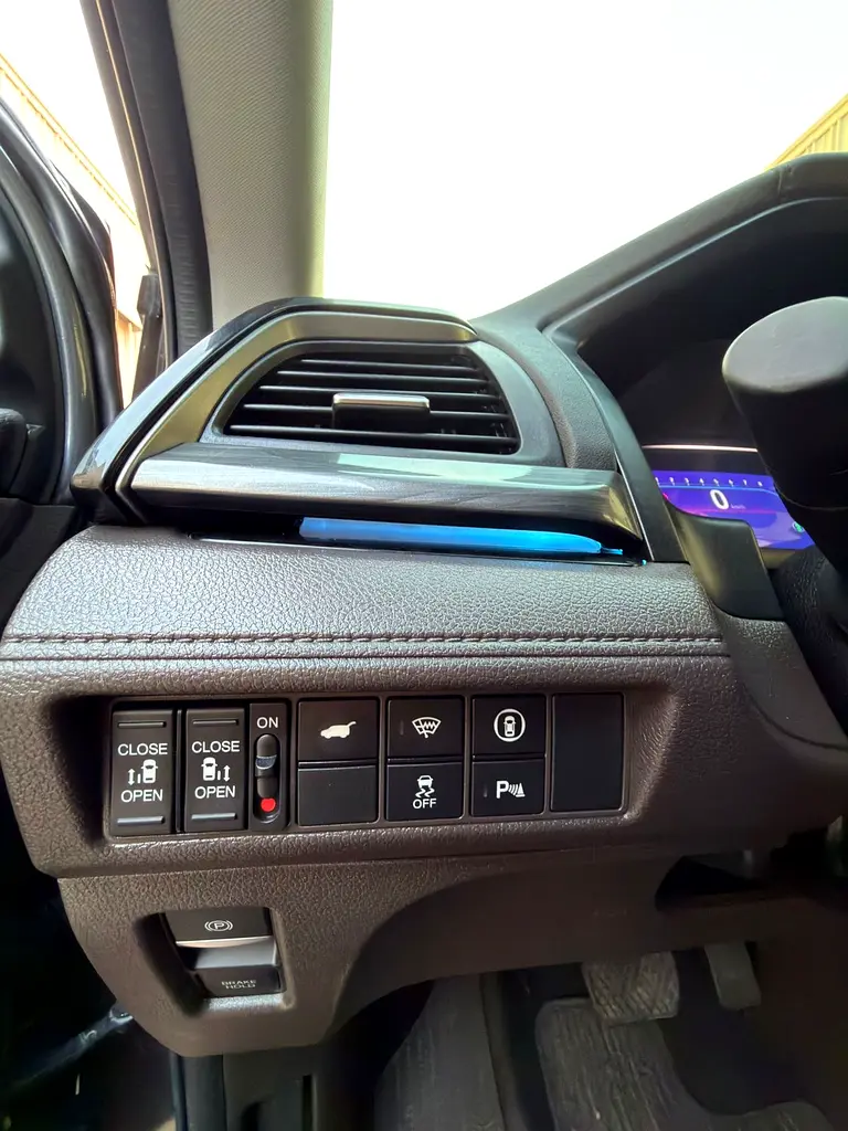 Honda Odyssey Touring Elite 2023 - Korean Specs - Like New - Image 15