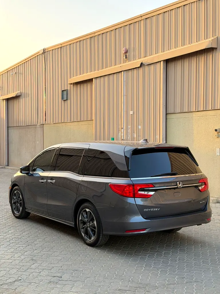 Honda Odyssey Touring Elite 2023 - Korean Specs - Like New - Image 6