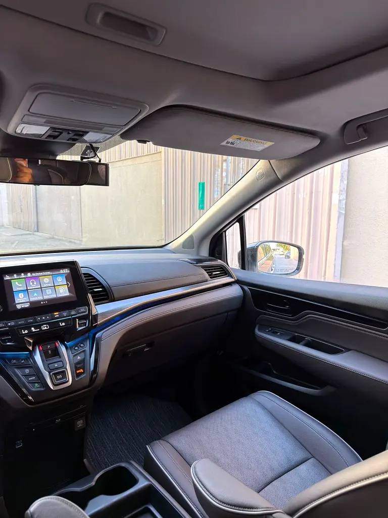 Honda Odyssey Touring Elite 2023 - Korean Specs - Like New - Image 9