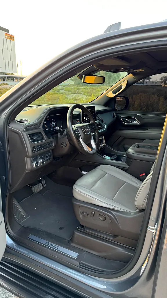GMC Yukon SLT 2022, GCC Specs - Excellent Condition - Image 12