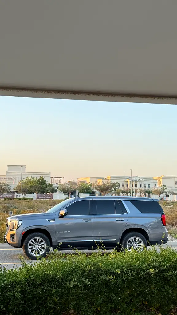 GMC Yukon SLT 2022, GCC Specs - Excellent Condition - Image 4