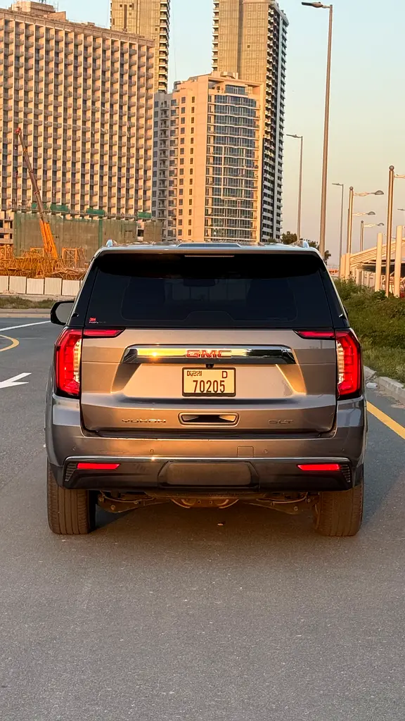 GMC Yukon SLT 2022, GCC Specs - Excellent Condition - Image 5