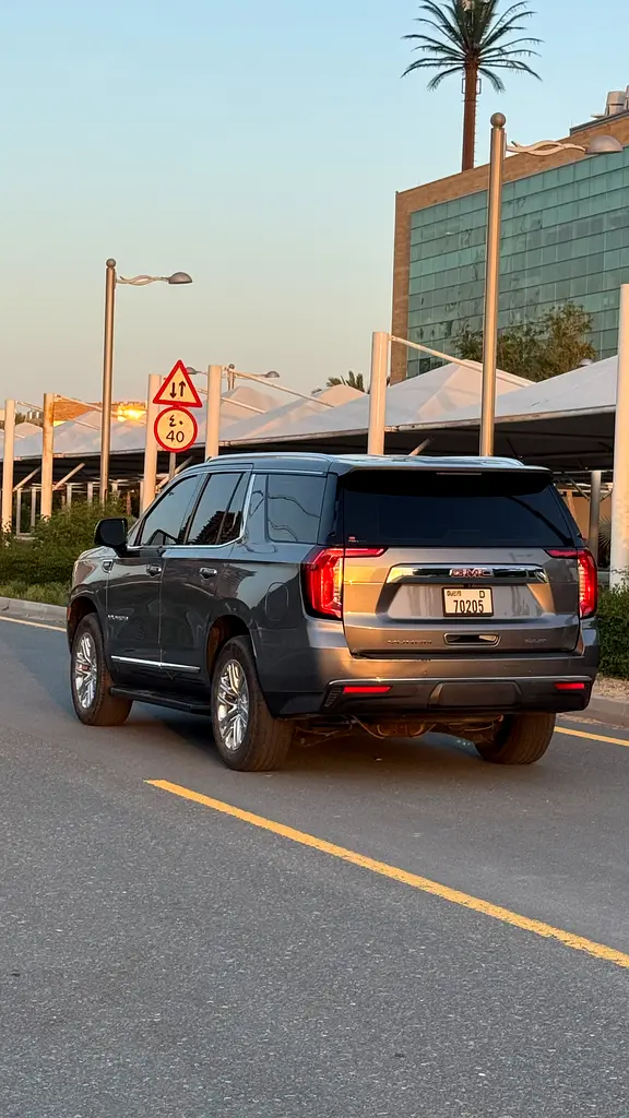 GMC Yukon SLT 2022, GCC Specs - Excellent Condition - Image 7