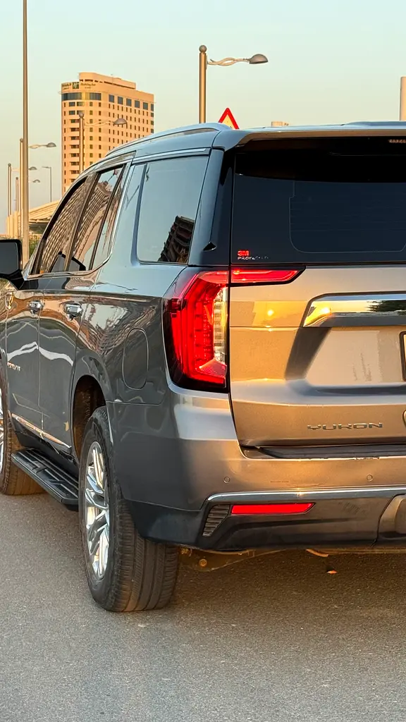 GMC Yukon SLT 2022, GCC Specs - Excellent Condition - Image 8