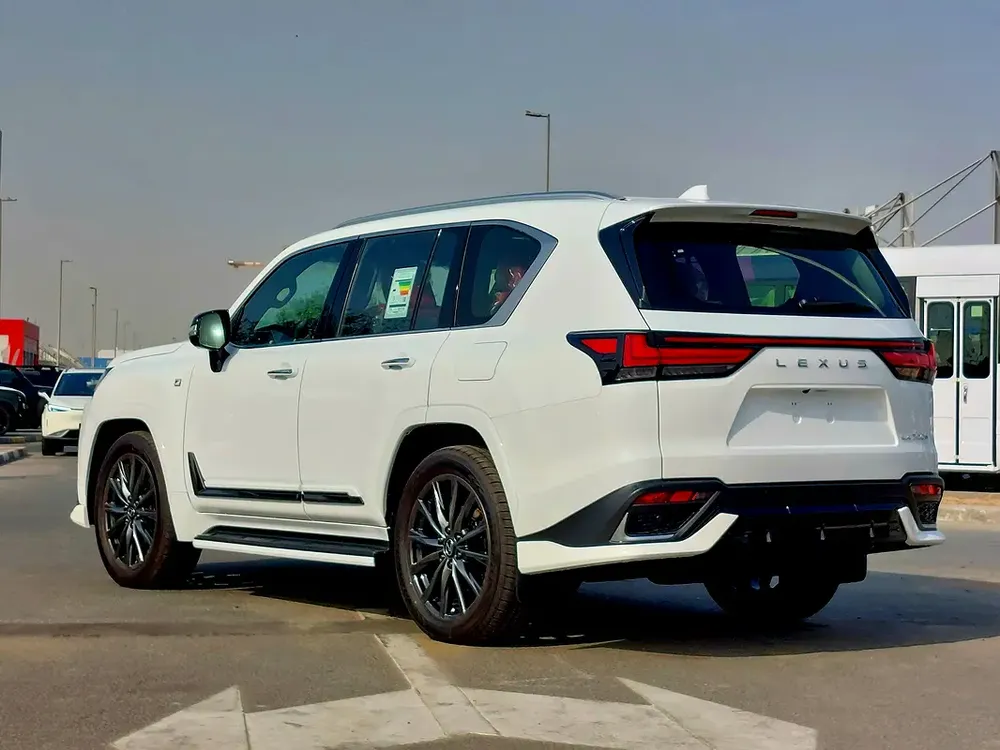 Lexus LX 700h F-Sport 2026 GCC Specs - For Export - Image 5
