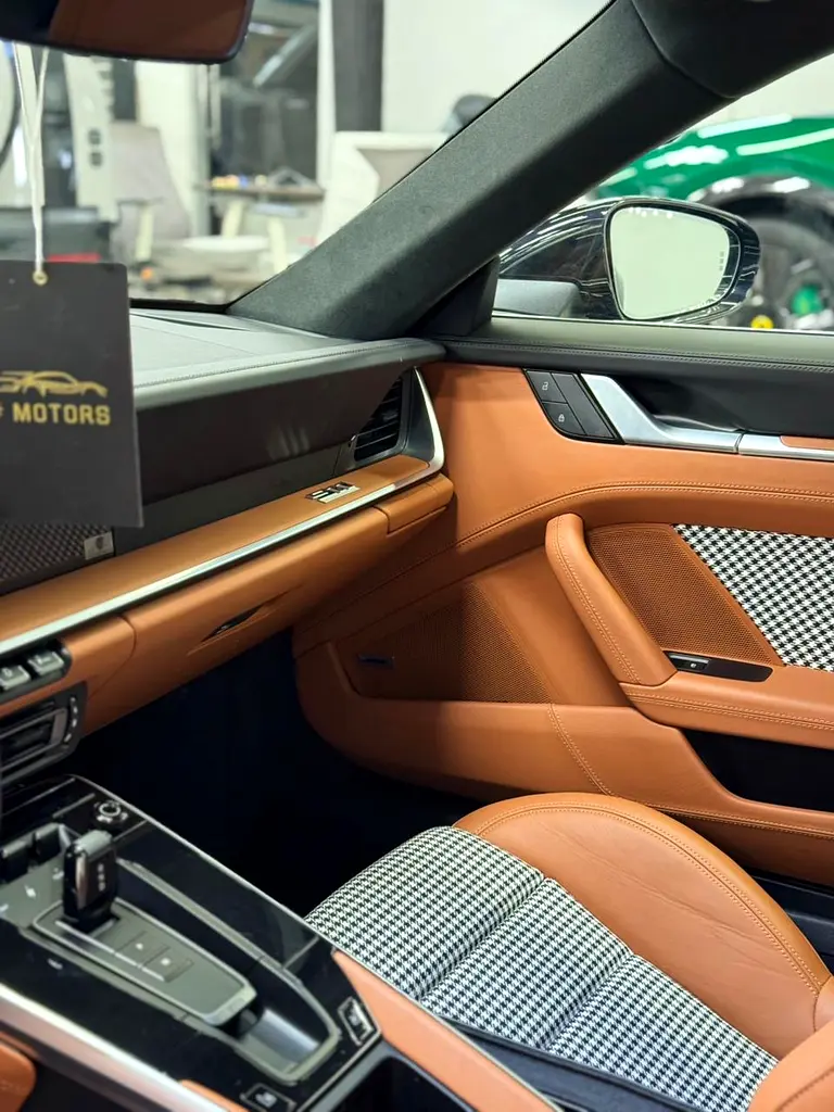 Porsche TURBO S  911 - Image 11