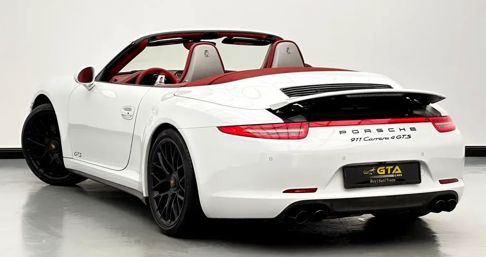 2015 Porsche 911 Carrera 4 GTS Cabriolet, Porsche Full Service History, Excellent Condition, GCC - Image 4