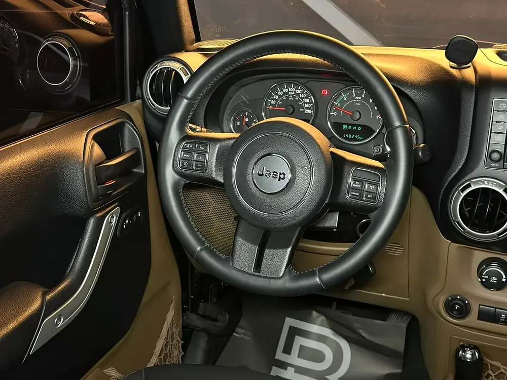 2016 Jeep Wrangler Sahara GCC Specs - Excellent Condition! - Image 6