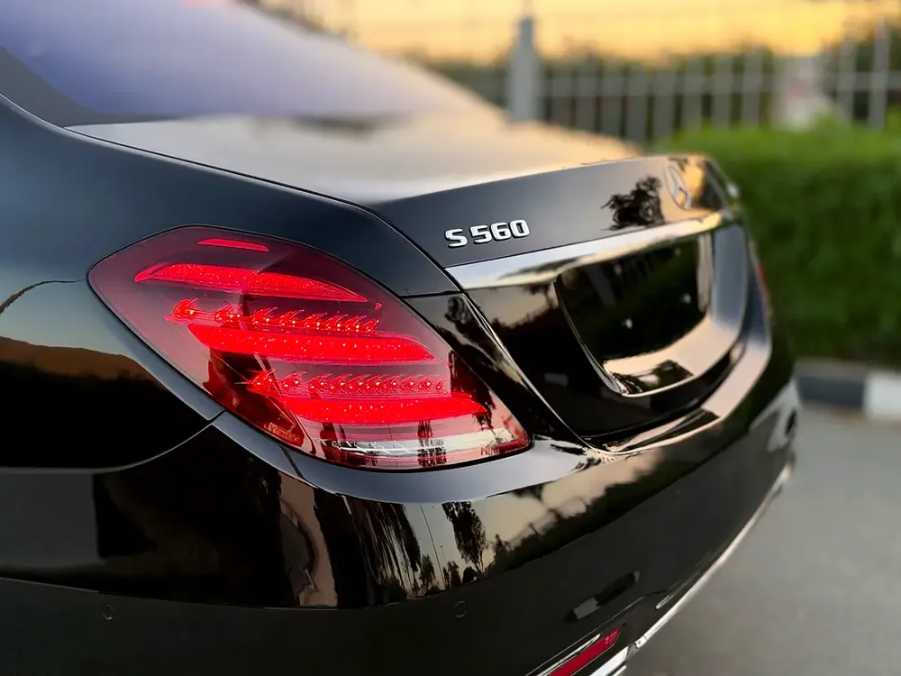 Mercedes-Benz S-Class S 560 4MATIC 2018 - GCC Specs - Image 9