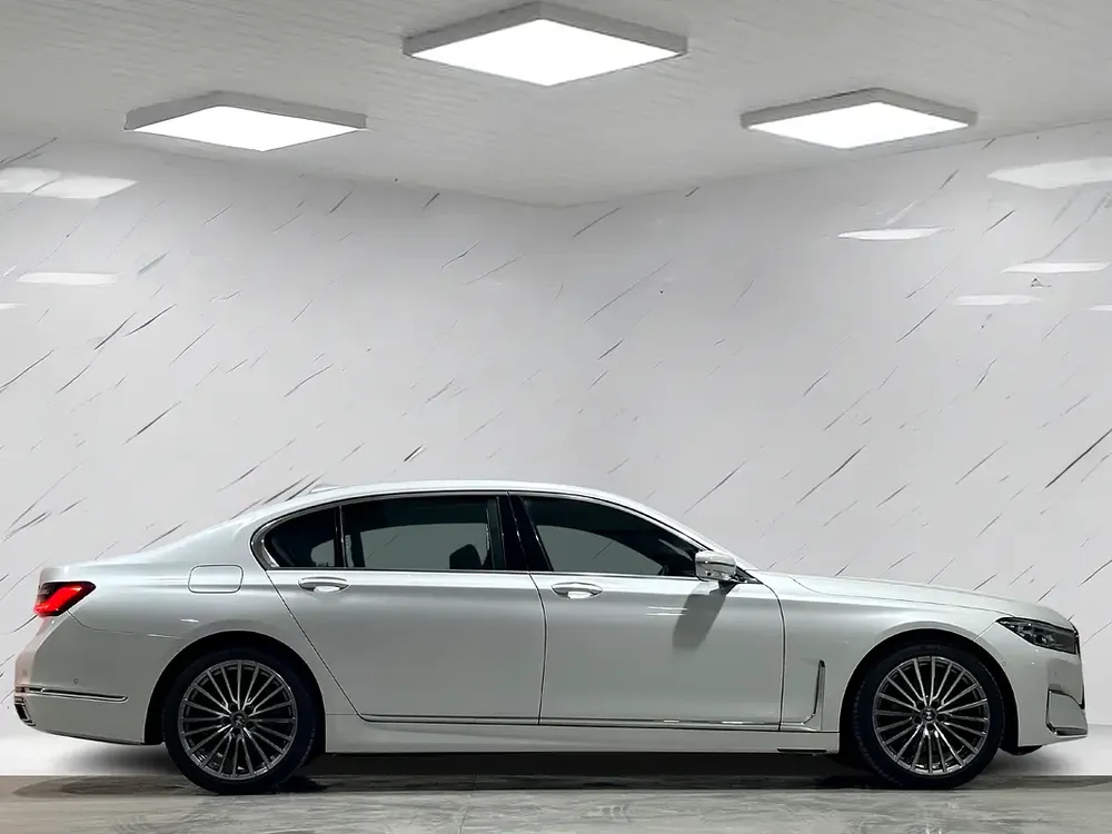 2,458AED/MONTH -- AGENCY WARRANTY/SERVICE CONTRACT -- 730Li M-SPORT - Image 4