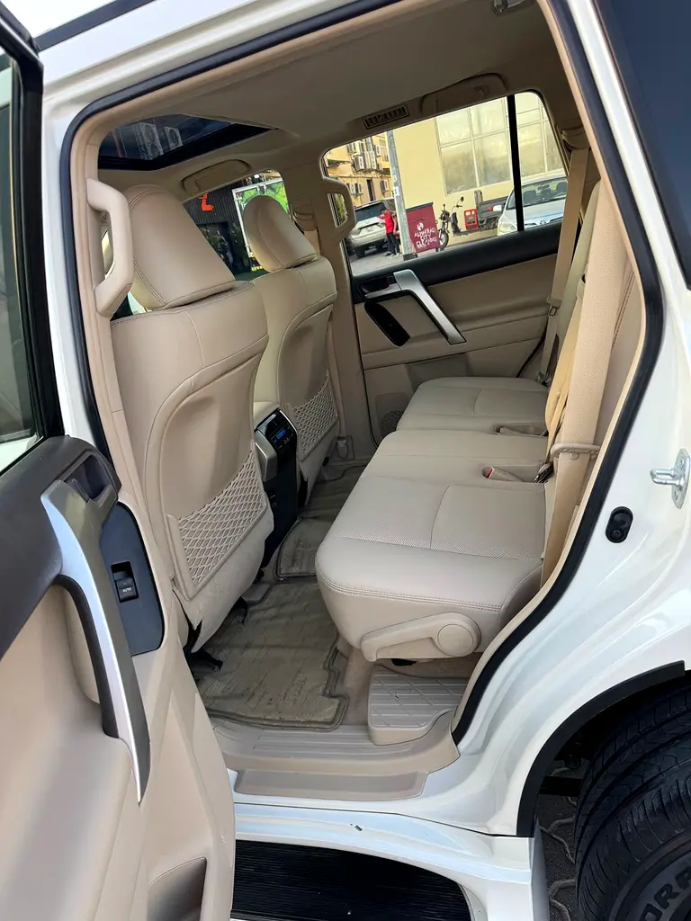 Toyota Prado Adventure 2022 VXR 4.0L V6 Accident Free - Image 11