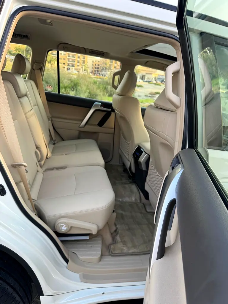 Toyota Prado Adventure 2022 VXR 4.0L V6 Accident Free - Image 12