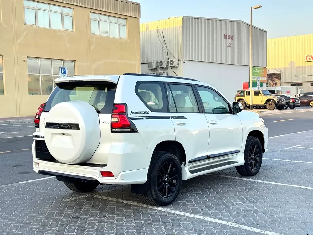 Toyota Prado Adventure 2022 VXR 4.0L V6 Accident Free - Image 4