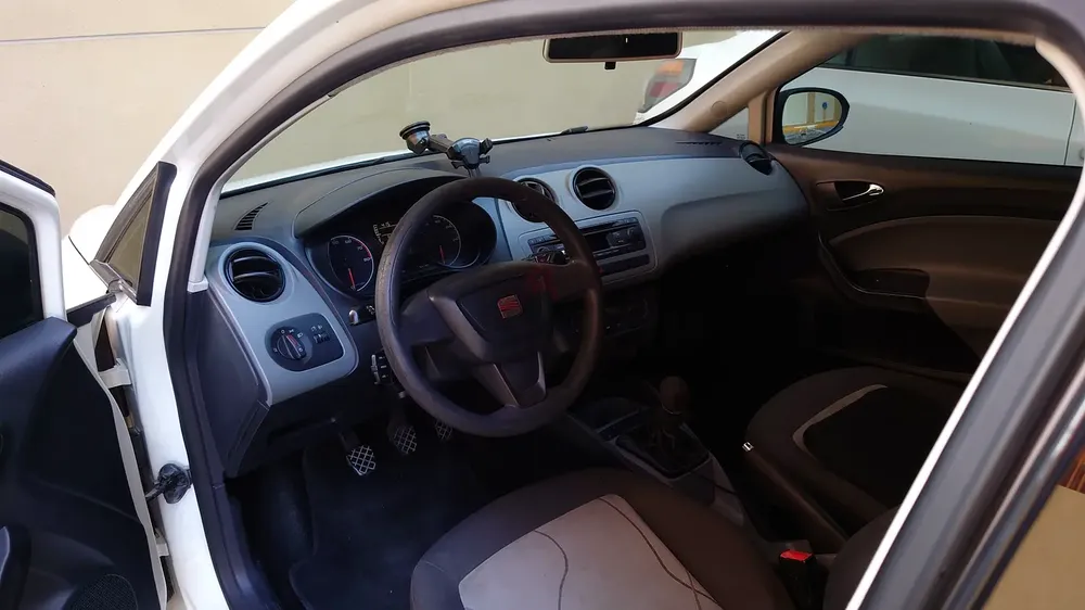 Seat Ibiza coupe 2014 GCC - Manual Gear - Image 7