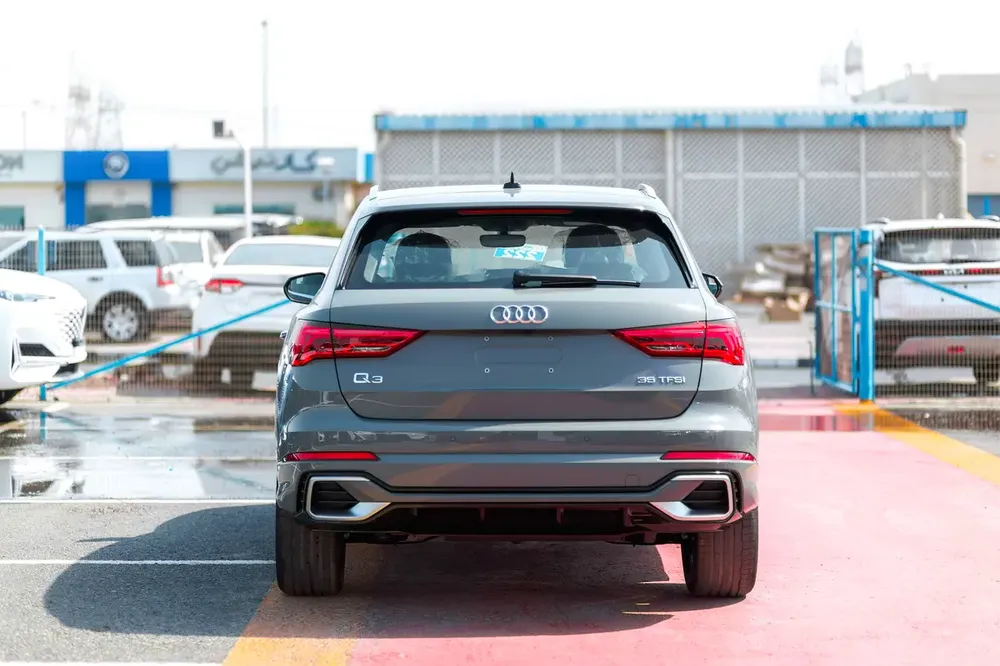 Audi Q3 TFSI 35 S Line 1.5 Turbo (2025) Nardo Grey - Image 19