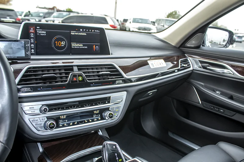 2022 - BMW 750I - IMMACULATE CONDITION - ONLY 59,000 KM DONE - Image 14