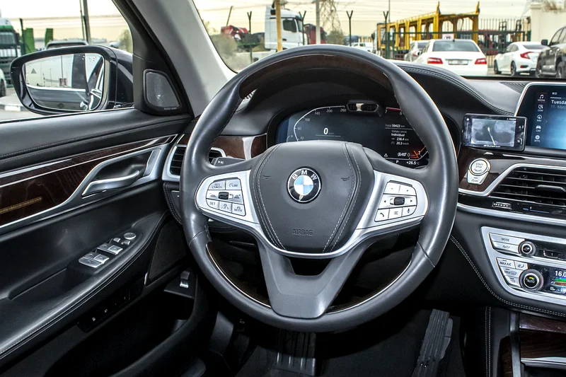 2022 - BMW 750I - IMMACULATE CONDITION - ONLY 59,000 KM DONE - Image 15