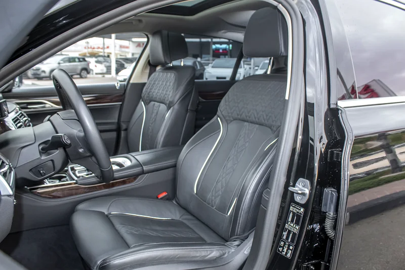 2022 - BMW 750I - IMMACULATE CONDITION - ONLY 59,000 KM DONE - Image 16