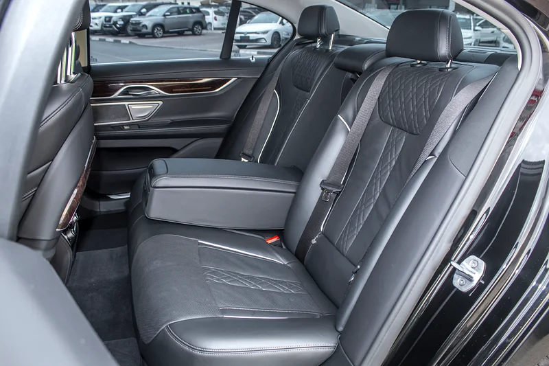 2022 - BMW 750I - IMMACULATE CONDITION - ONLY 59,000 KM DONE - Image 20