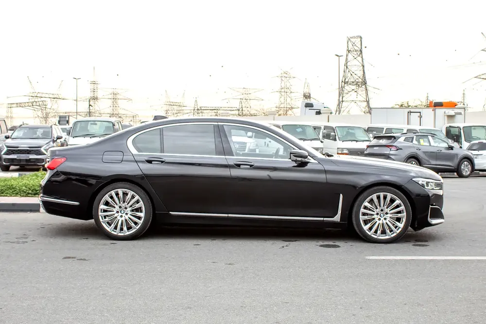 2022 - BMW 750I - IMMACULATE CONDITION - ONLY 59,000 KM DONE - Image 4