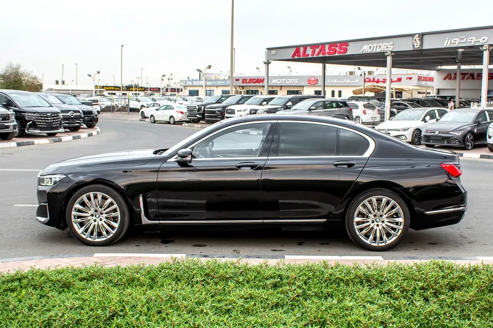 2022 - BMW 750I - IMMACULATE CONDITION - ONLY 59,000 KM DONE - Image 5