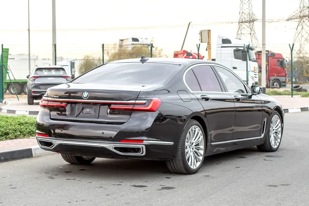 2022 - BMW 750I - IMMACULATE CONDITION - ONLY 59,000 KM DONE - Image 8