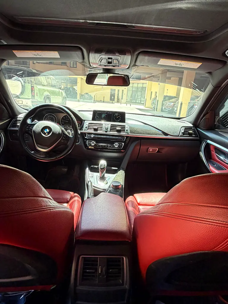 Bmw 330i xdrive - 2017 Run  Drive - Image 10
