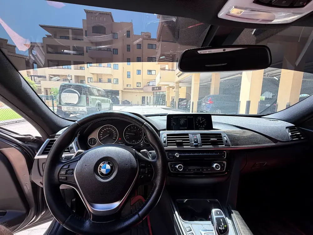 Bmw 330i xdrive - 2017 Run  Drive - Image 11
