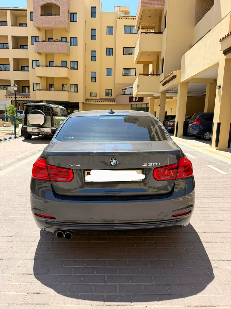 Bmw 330i xdrive - 2017 Run  Drive - Image 6