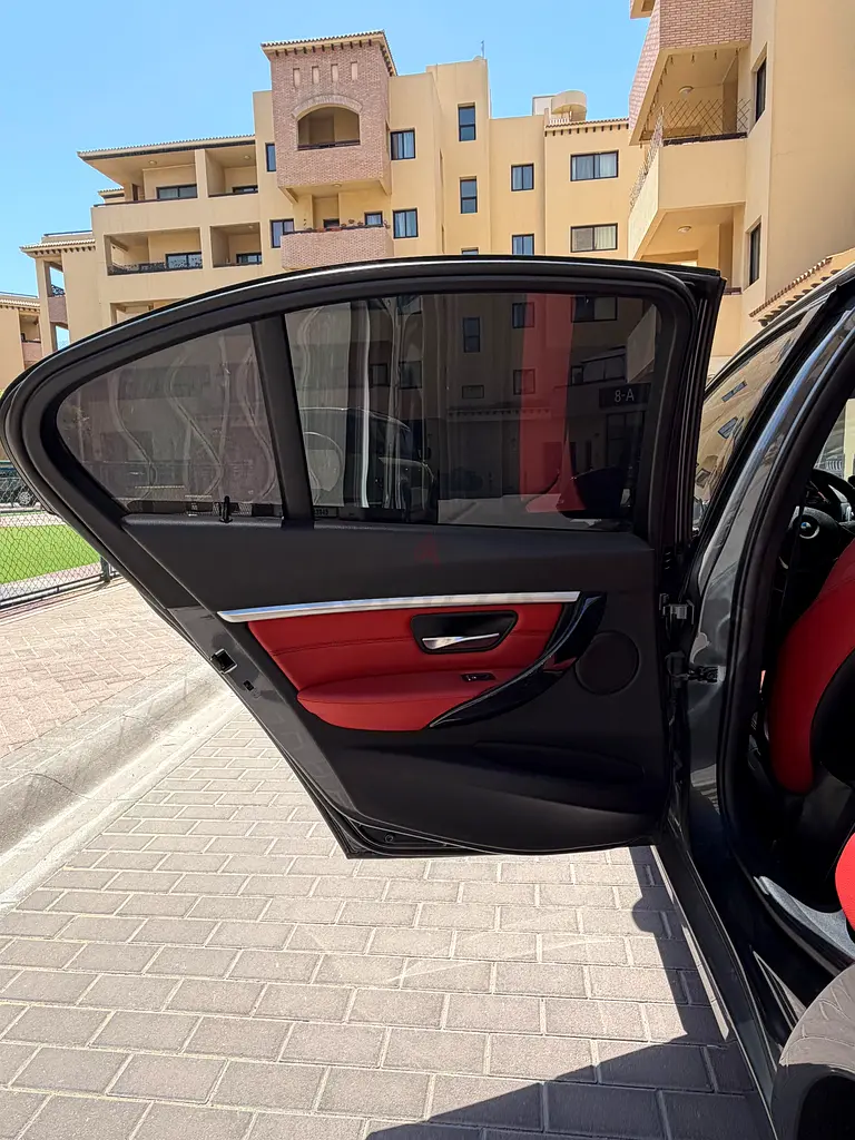 Bmw 330i xdrive - 2017 Run  Drive - Image 7