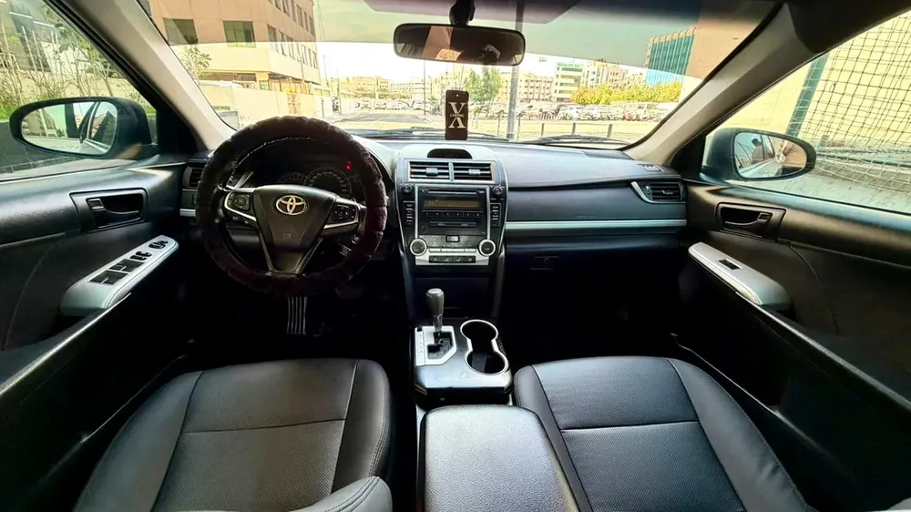 Toyota Camry - Image 10