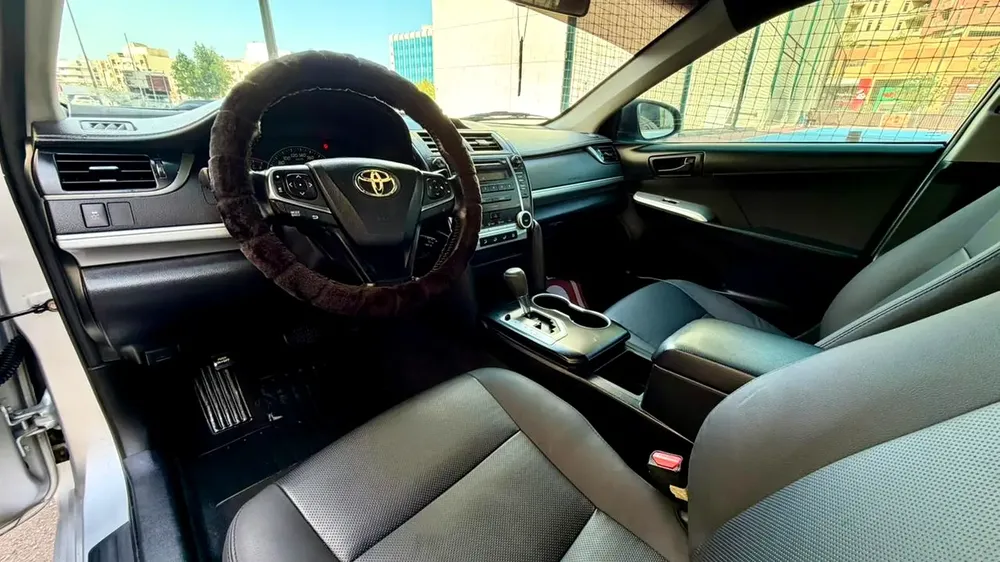 Toyota Camry - Image 13
