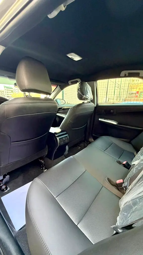 Toyota Camry - Image 14