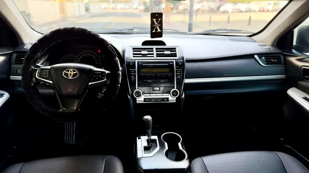 Toyota Camry - Image 8