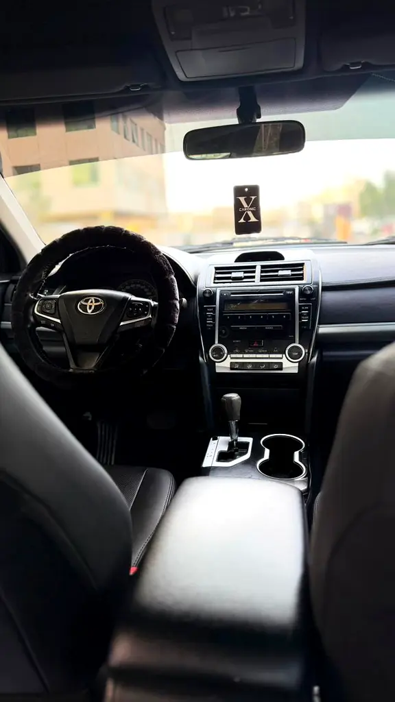 Toyota Camry - Image 9