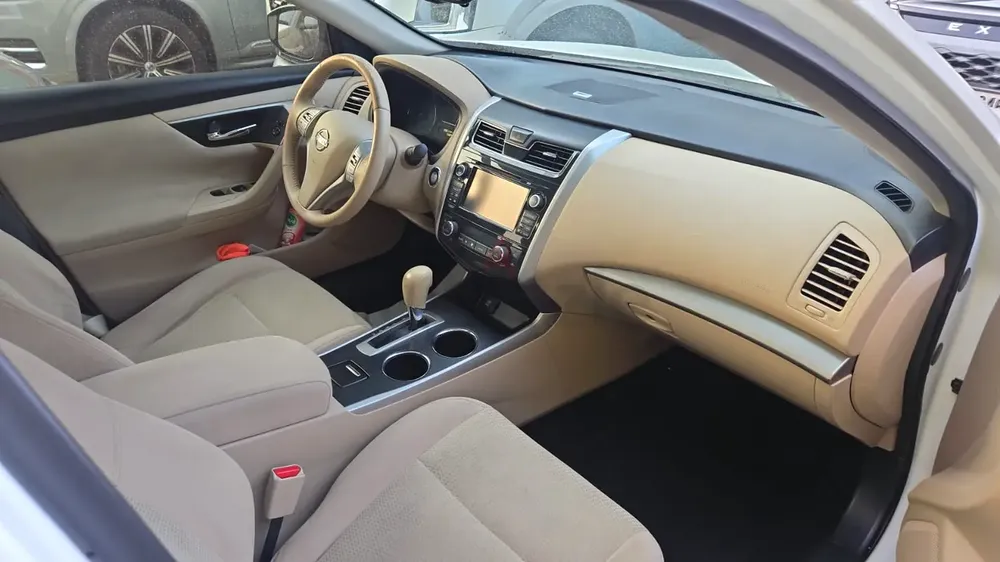 Nissan Altima 2016 SL | GCC Specs | Well Maintained - Image 17
