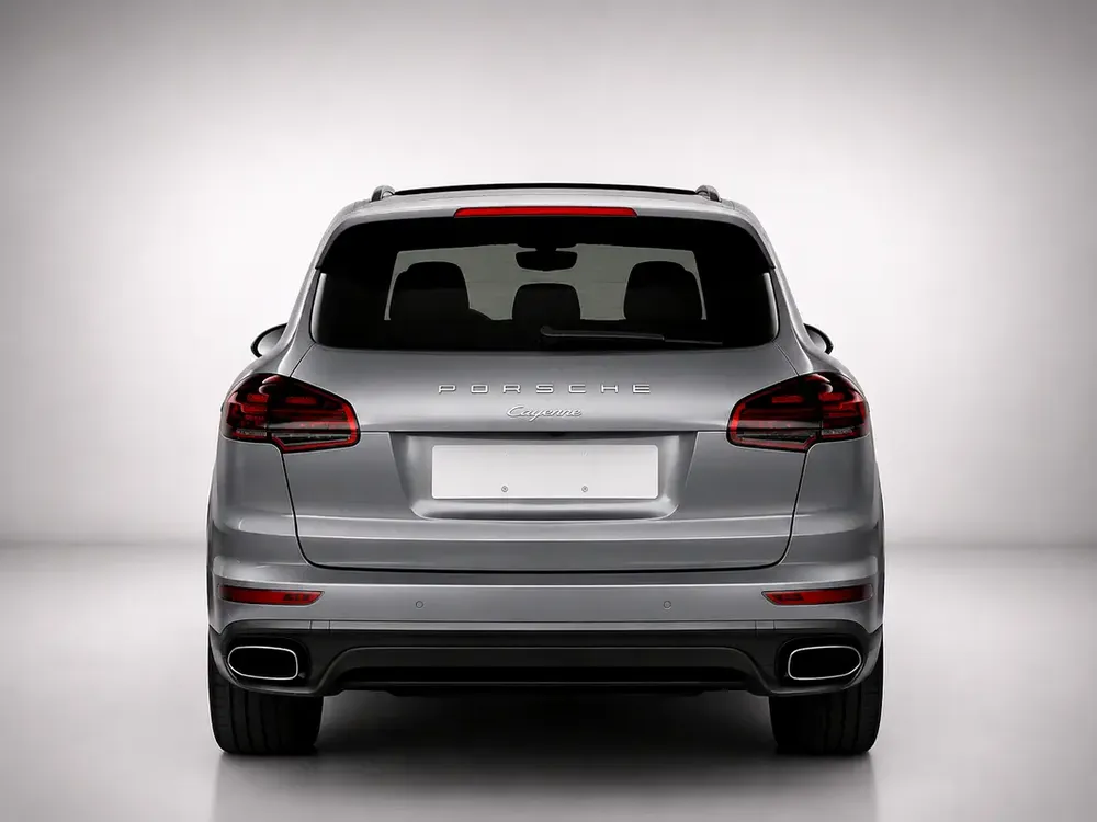 Porsche Cayenne Platinum Edition 2016 | GCC Specs | Low Mileage - Image 4