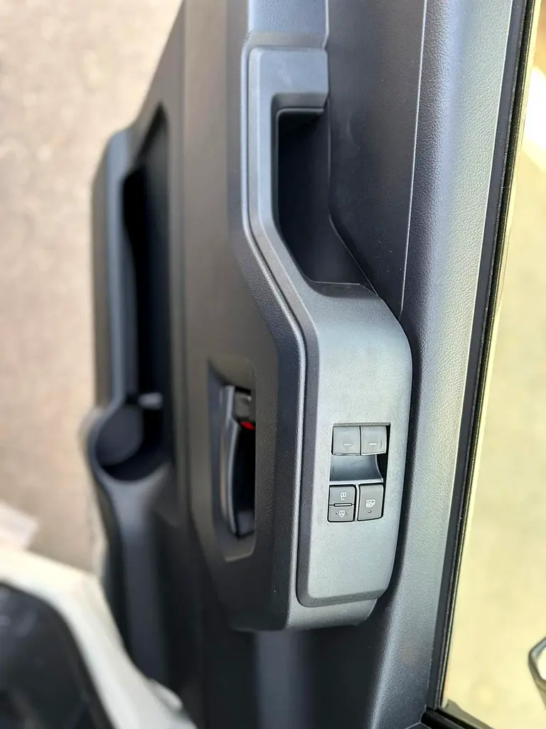 Brand New Toyota Hiace Commuter 3.5L Petrol Automatic 2026 - GCC Specs - 15 Seater - Image 10