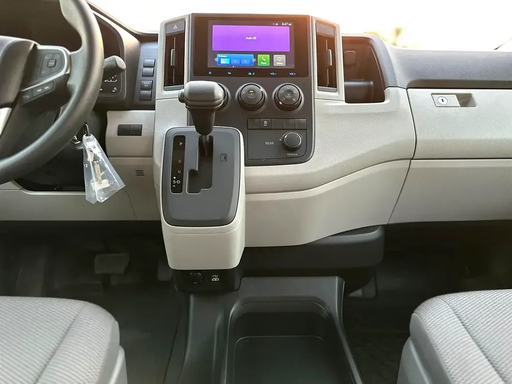 Brand New Toyota Hiace Commuter 3.5L Petrol Automatic 2026 - GCC Specs - 15 Seater - Image 9
