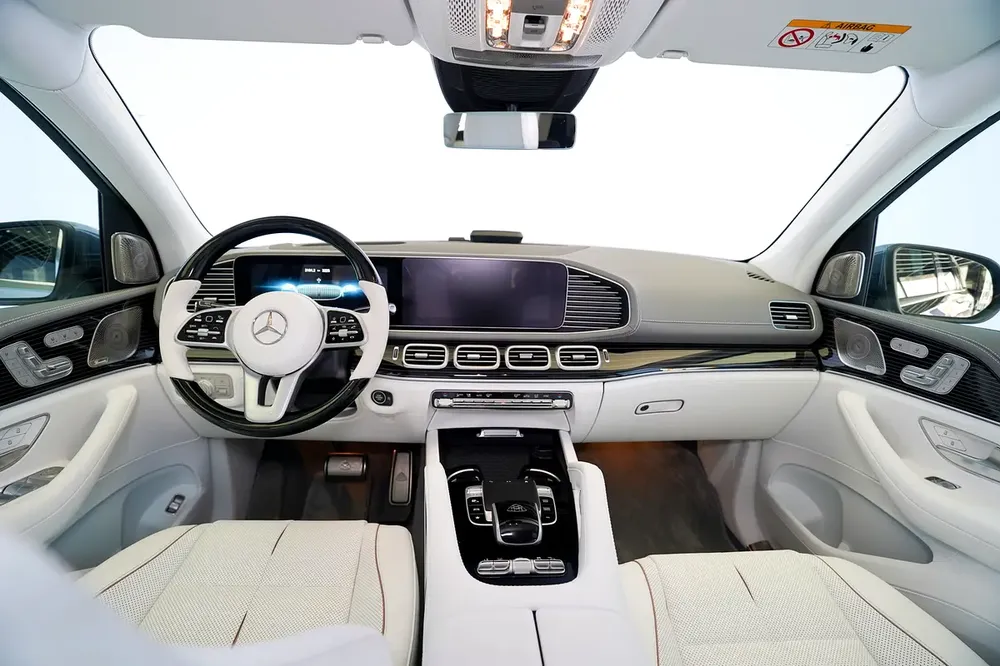 MAYBACH GLS 600 | REAR ENTERTAINMENT | LEG REST | PANORAMIC ROOF | WARRANTY AVAILABLE - Image 12