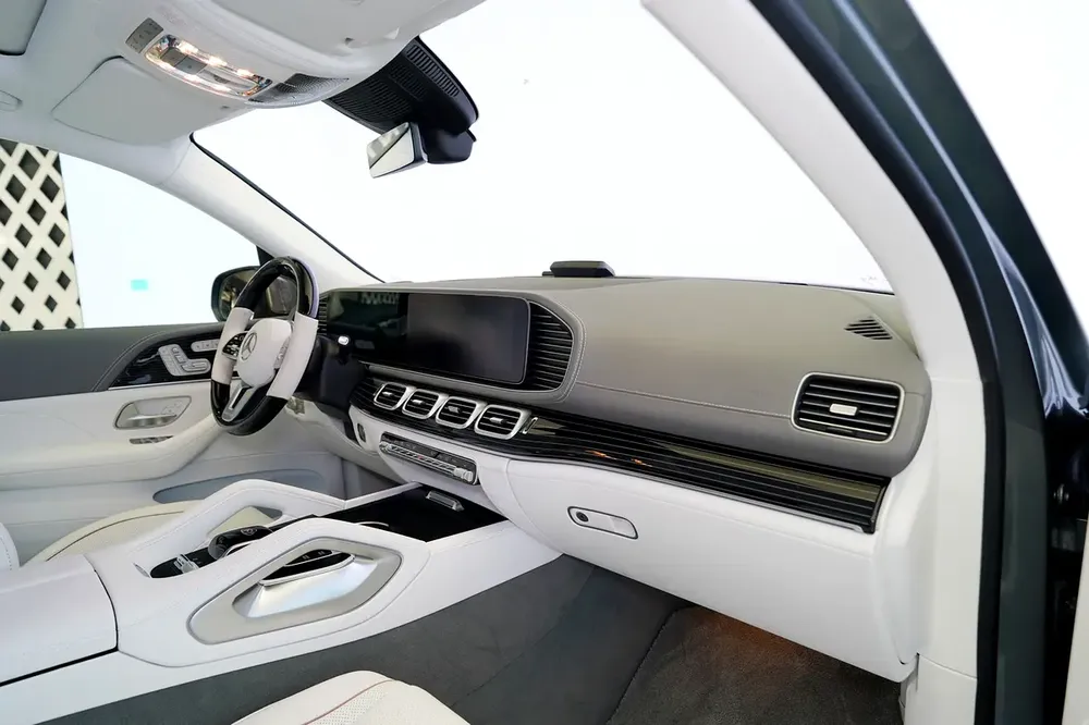 MAYBACH GLS 600 | REAR ENTERTAINMENT | LEG REST | PANORAMIC ROOF | WARRANTY AVAILABLE - Image 14