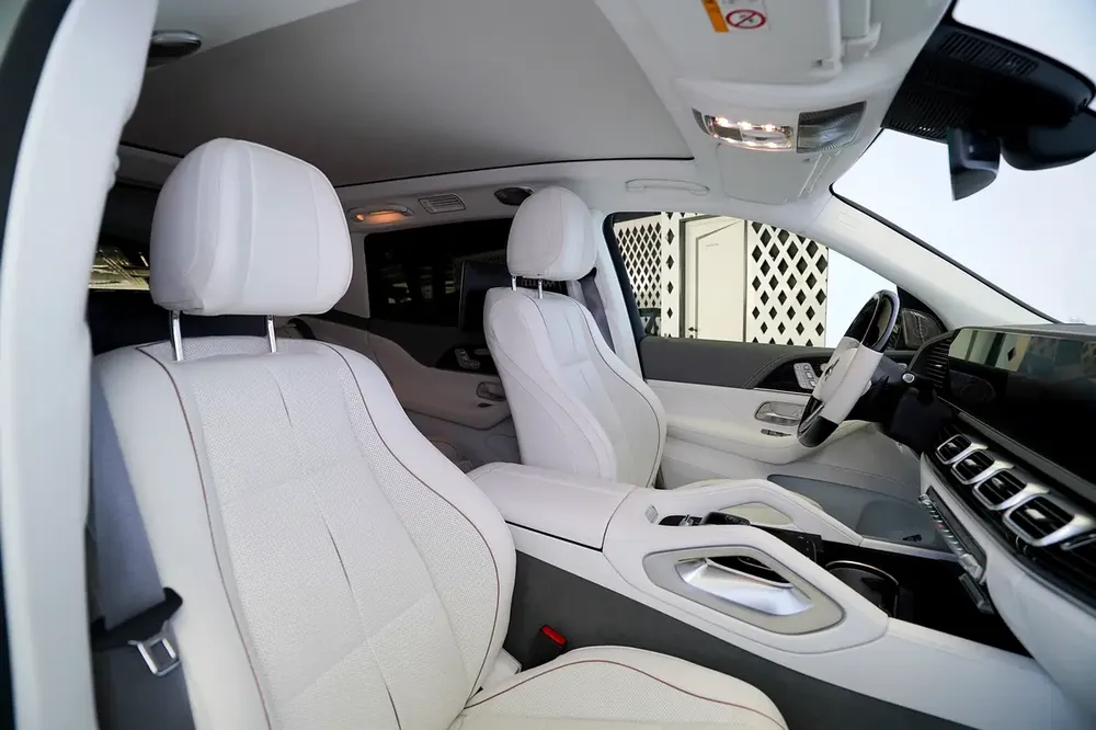 MAYBACH GLS 600 | REAR ENTERTAINMENT | LEG REST | PANORAMIC ROOF | WARRANTY AVAILABLE - Image 15