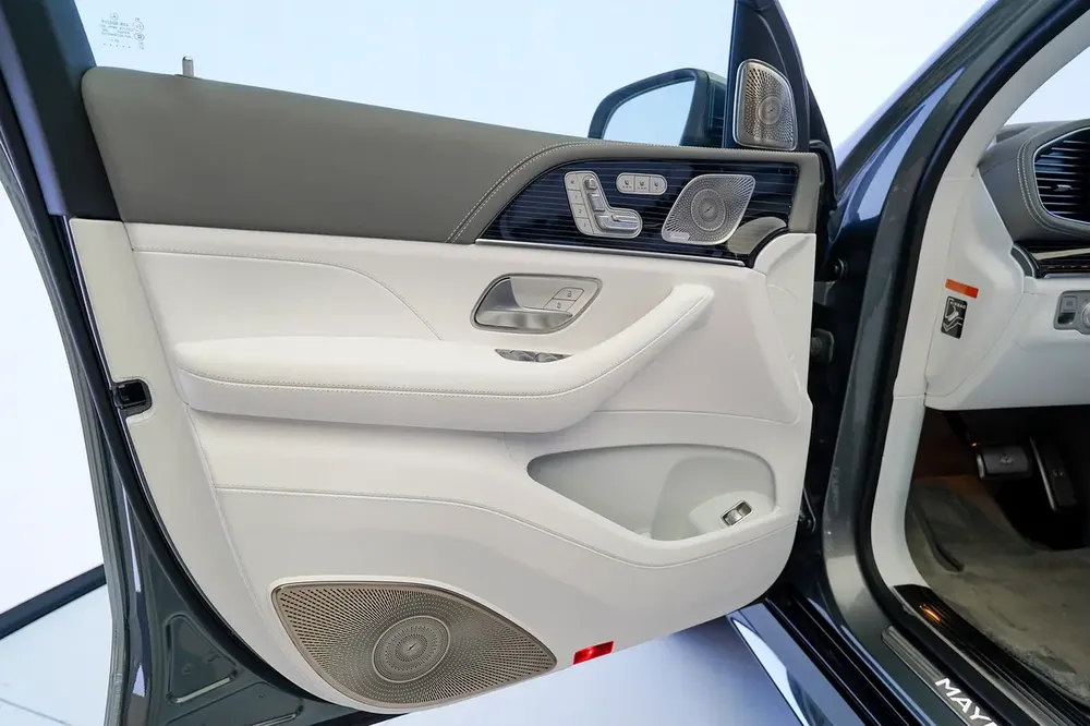 MAYBACH GLS 600 | REAR ENTERTAINMENT | LEG REST | PANORAMIC ROOF | WARRANTY AVAILABLE - Image 6