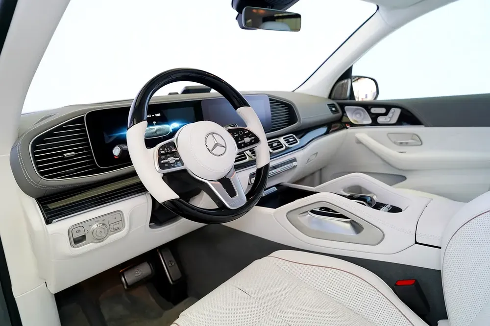 MAYBACH GLS 600 | REAR ENTERTAINMENT | LEG REST | PANORAMIC ROOF | WARRANTY AVAILABLE - Image 7