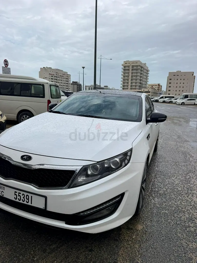 Kia K5 Full Option 2011 - Korean Specs - Well Maintained - Image 6