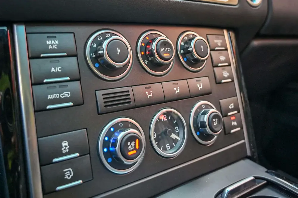 Inspected Car | 2012 Land Rover Range Rover Vogue SE | GCC Specs | Ref#433008 - Image 16